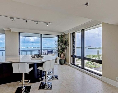 5380 N Ocean Drive - Photo Thumbnail 10