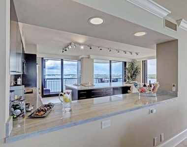 5380 N Ocean Drive - Photo Thumbnail 11