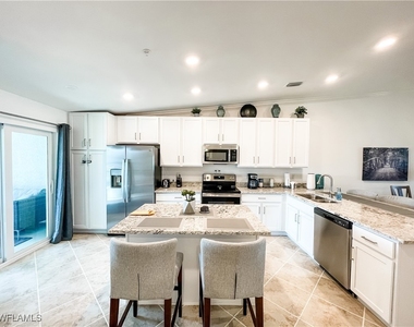 16000 Grassland Lane - Photo Thumbnail 8