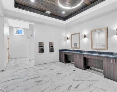 16000 Grassland Lane - Photo Thumbnail 42