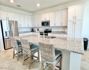 43020 Greenway Boulevard - Photo Thumbnail 3