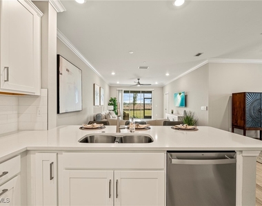 11821 Venetian Lagoon Drive - Photo Thumbnail 6