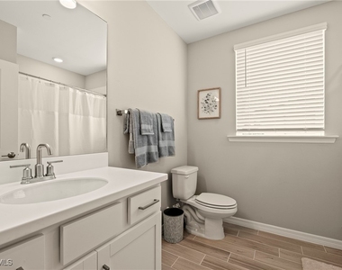 11821 Venetian Lagoon Drive - Photo Thumbnail 16