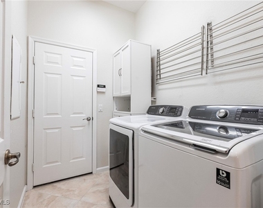 3920 Lakeview Isle Court - Photo Thumbnail 12