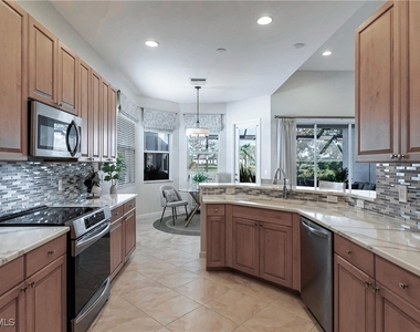 3920 Lakeview Isle Court - Photo Thumbnail 9