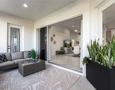 3920 Lakeview Isle Court - Photo Thumbnail 31