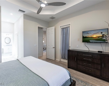 3920 Lakeview Isle Court - Photo Thumbnail 19