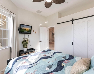 3920 Lakeview Isle Court - Photo Thumbnail 29
