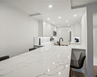 25900 Hickory Boulevard - Photo Thumbnail 9