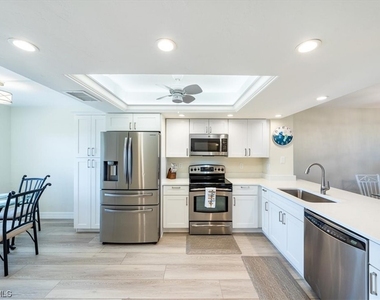 15161 Cedarwood Lane - Photo Thumbnail 11