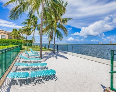 1050 Lake Shore Drive - Photo Thumbnail 56