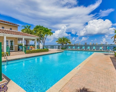 1050 Lake Shore Drive - Photo Thumbnail 47