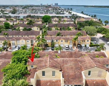 1050 Lake Shore Drive - Photo Thumbnail 39