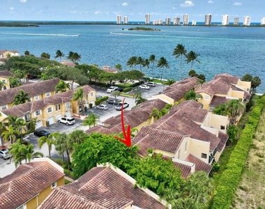 1050 Lake Shore Drive - Photo Thumbnail 37