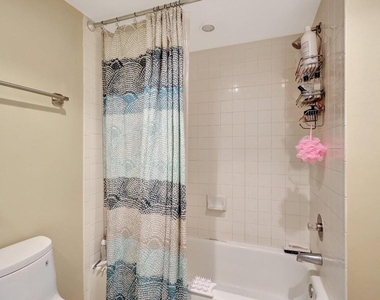 1050 Lake Shore Drive - Photo Thumbnail 22