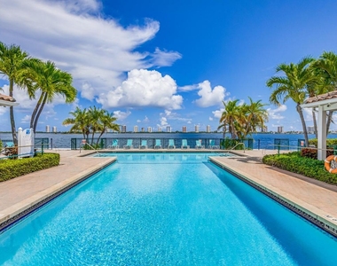 1050 Lake Shore Drive - Photo Thumbnail 46