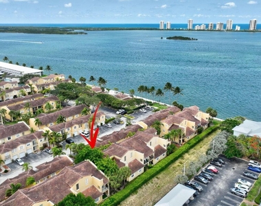 1050 Lake Shore Drive - Photo Thumbnail 42