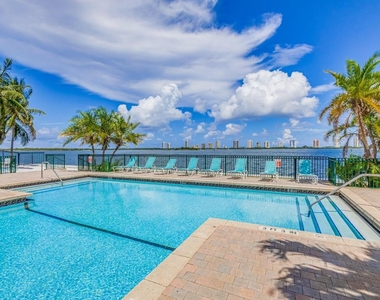 1050 Lake Shore Drive - Photo Thumbnail 48
