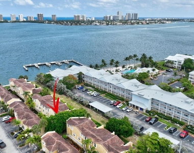 1050 Lake Shore Drive - Photo Thumbnail 43
