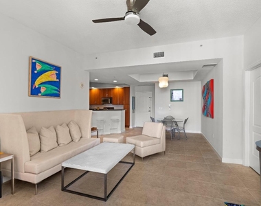 801 S Olive Avenue - Photo Thumbnail 4