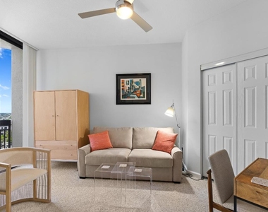 801 S Olive Avenue - Photo Thumbnail 10