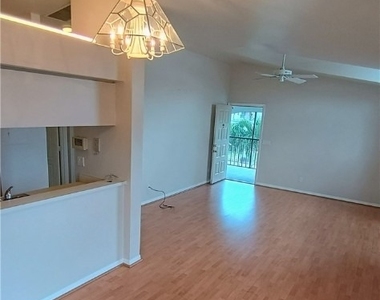 13247 Whitehaven Lane - Photo Thumbnail 9