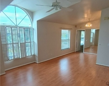 13247 Whitehaven Lane - Photo Thumbnail 7
