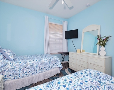 9100 Southmont Cove - Photo Thumbnail 45