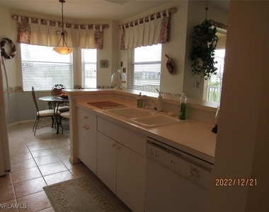 8076 Queen Palm Lane - Photo Thumbnail 4