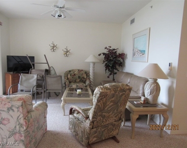 8076 Queen Palm Lane - Photo Thumbnail 3
