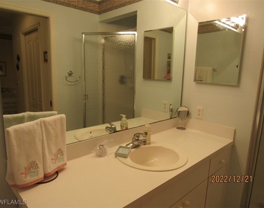 8076 Queen Palm Lane - Photo Thumbnail 9