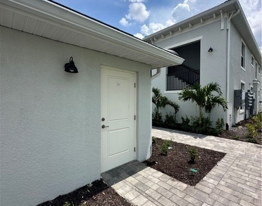15265 Green Acres Avenue - Photo Thumbnail 2