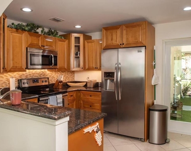 129 E Hart Street - Photo Thumbnail 4