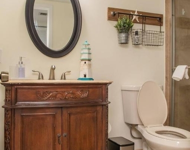 129 E Hart Street - Photo Thumbnail 13