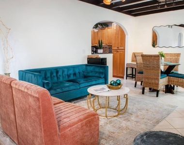 129 E Hart Street - Photo Thumbnail 3