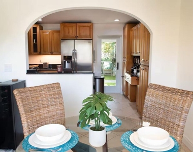 129 E Hart Street - Photo Thumbnail 6