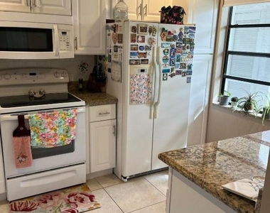 21500 Cypress Hammock Drive - Photo Thumbnail 5