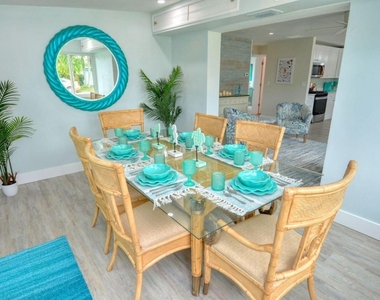 1315 Ne Flora Place - Photo Thumbnail 8
