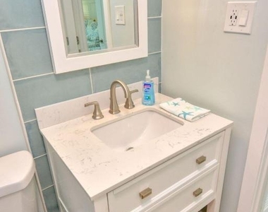 1315 Ne Flora Place - Photo Thumbnail 24