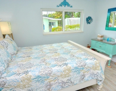 1315 Ne Flora Place - Photo Thumbnail 16