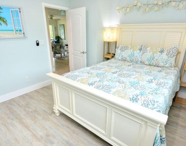 1315 Ne Flora Place - Photo Thumbnail 15
