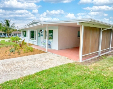 1315 Ne Flora Place - Photo Thumbnail 3