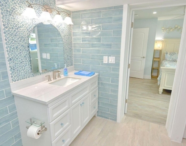 1315 Ne Flora Place - Photo Thumbnail 18