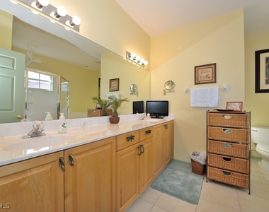 8125 Celeste Drive - Photo Thumbnail 7