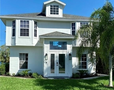 803 104th Avenue N - Photo Thumbnail 4