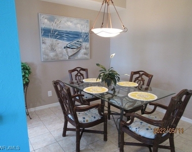 8076 Queen Palm Lane - Photo Thumbnail 3