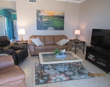 8076 Queen Palm Lane - Photo Thumbnail 2