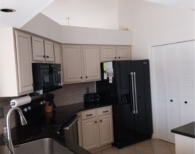 449 Dundee Court - Photo Thumbnail 5