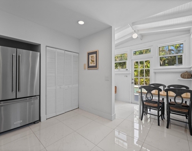 141 Chilean Avenue - Photo Thumbnail 9