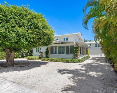 141 Chilean Avenue - Photo Thumbnail 1